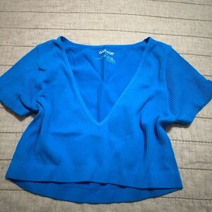 Cropped v neck blue t shirt